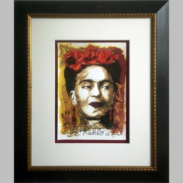 Frida Kahlo ist eines der vielen schönen Kunstwerke von Thomas Jankowski. Es wurde mittels einer Mischung aus Aquarell, Tusche, Espresso und einem Druckverfahren geschaffen und ist ein Unikat. Frida Kahlo ist eines der liebsten Kunst Motive von Thomas Jankowski und auch für uns ist es eines der Favoriten unserer Pop-Art Bilder.


Du erhältst das Gemälde mit Rahmen, welcher nach musealen Ansprüchen gerahmt wurde

Gemalte Bilder haben immer einen besonderen Reiz. Also, worauf wartest du noch? Jetzt Kunst kaufen!